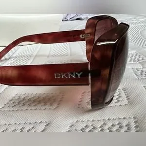 NWOT DKNY Sunglasses Dkny | Accessories | Nwot Dkny Sunglasses No Scratches  main image 3